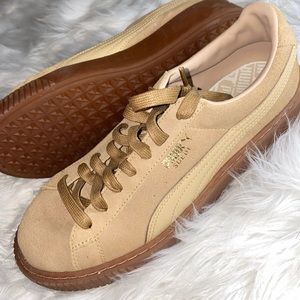 Puma suede tennis shoes